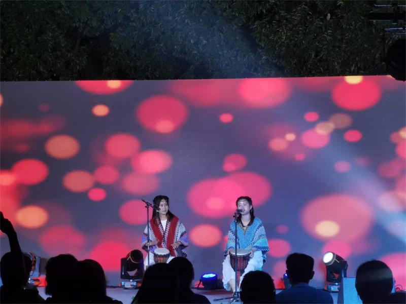 1703144682870826.jpg 红山果.jpg