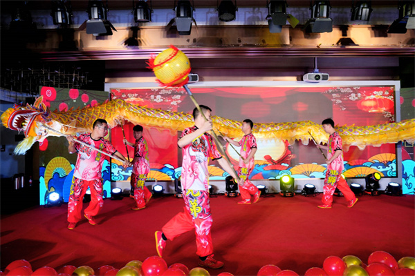 1708583833158213.jpg 舞龙.jpg